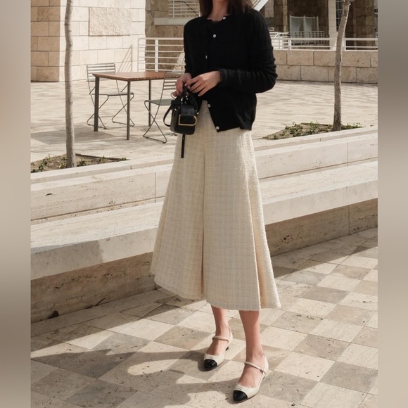 JNFR Dresses & Skirts - NWT JNFR Tweed Midi Skirt